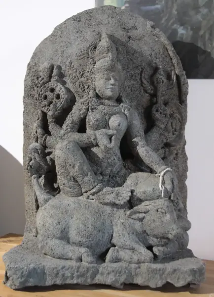 Artikelbild 1 des Artikels “Shiva sitzend schwarzer Lavastein , 70cm Hoch “